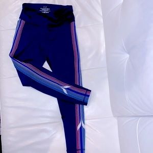 Fits Girls 12-14 Vineyard Vines Performance Wear. Size XXS Women’s EUC, CUTE!